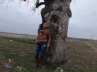 Beautiful Latina Milf in Tight Jeans Teases Kinky with Huge Orgasm Bathtub Smoke Games