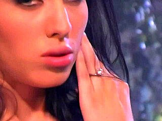 boo and justine joli lick wet pussies close up