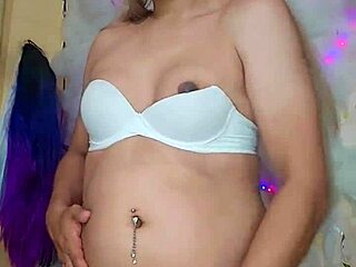 damn that hot transsexual stroking herself looks so tempting right now?