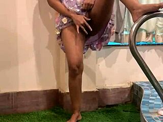 i'm loving this hot holiday fuck with my girlfriend at the hotel pool