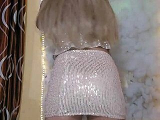 damn that hot transsexual stroking herself looks so tempting right now?