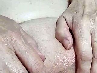 homemade housewife squirts piss from her amber nectar hole