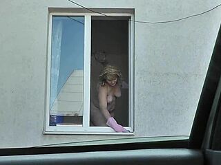 Mature neighbor milf strips naked no panties washes windows as taxi peeps her big tits pussy.