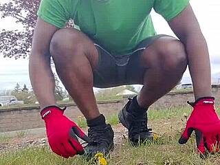 who knew taking my private workout routine outdoors felt this naughty?!