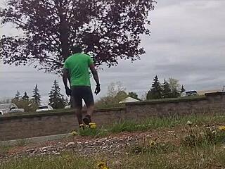 who knew taking my private workout routine outdoors felt this naughty?!