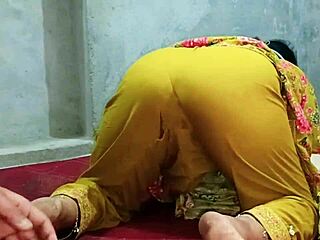 Desi Bhabhi's Tight Pussy Gets Doggystyle Pounded In Homemade Video With Clear Hindi Audio