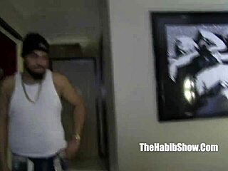 East Coast Rican Layla Prez Craves Cali Kastro's Hood Beach Pounding