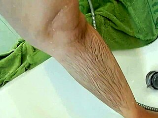 ohh hairy fat mature milf masturbatin pussy till orgasm