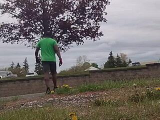 who knew taking my private workout routine outdoors felt this naughty?!