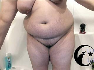 Curvy BBW Girlfriend Shaves Smooth Pussy