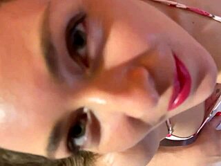 fitness model flashes pussy no panties then handjobs in gym