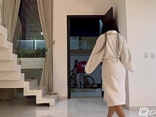 Brazilian fitness babe seduces delivery guy for creampie pounding session