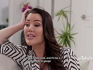 milf shows teen her pussy and his cock to choose