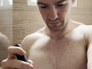 Just trimmed my sweaty hairy armpits after gym photoshoot prep!