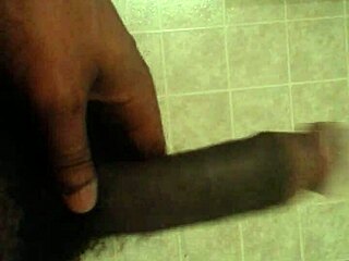 i can't stop watching this shemale stroke her cock