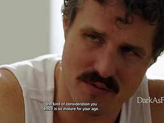 Yo terminálne chorá Kimmy Kimm prosí o môj kokot, ale ja ju tvrdý pity fuck...