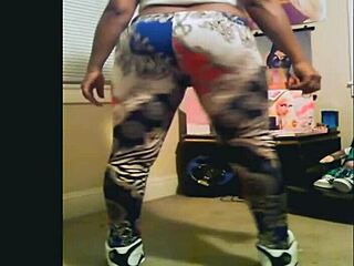 Black milf drops ass and pussy at any age