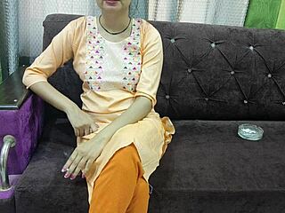 boyfriend sweet talks gf into first time creampie sex 😍🔥💦