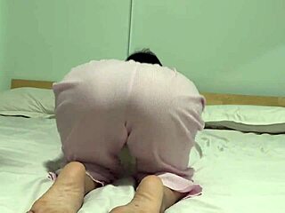 juicy ass girl workouts before sleep 💦🍑😴