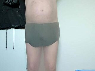 whoa carmen nylonjunge's full body nylon tease is insanely hot!