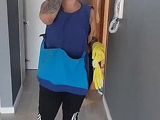 My boss begs me to suck his cock at work 😈🍆👅
