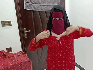 beautiful desi pakistani housewife dances nude for you wanna watch?
