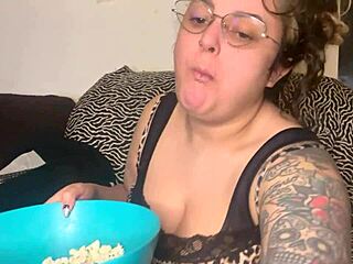 daddy's hairy latina mommy slurps crunchy popcorn in sexy backstage armpit fetish play