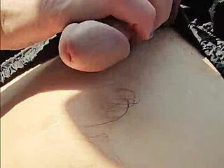 Driftwood And Barefoot Kontessa's Beach Handjob Cumshot Day