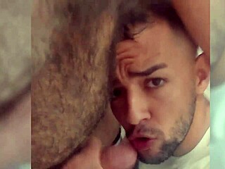 old dude paid me to suck his cock in gym locker 😏🍆💦