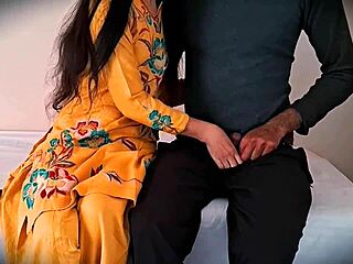 Indian mommy model chats dirty before hot Punjabi sex scene unfolds