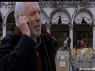 i couldn't resist charlize theron's milf tits in the italian job 2003