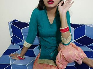 मिल्फ भाभी मासूम देवर को हॉट रोलप्ले में चोदती