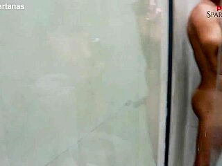 Niki niquita rebolas tanned ass post-creampie shower