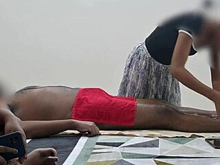 She flashes during massage leading to happy ending rub