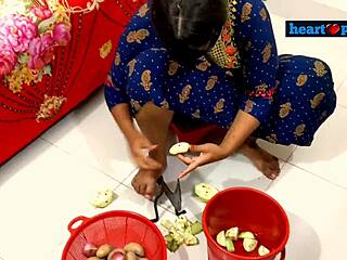 bangladeshi 18yo working girl gets fucked doggy and cowgirl in bedroom 😘🍑👅