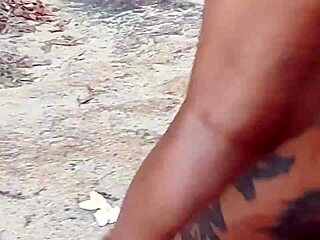Gostosa beach stranger repellent turns into public facial cumshot doggystyle
