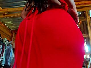 big ebony ass twerks wild in fan-gifted sexy dress
