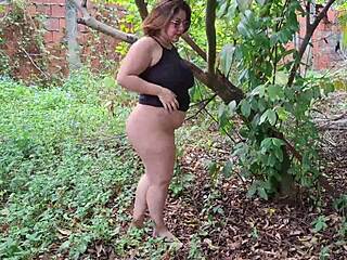 Big Ass Latina Shakes Curves Dancing Naked in Garden