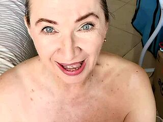 oh wow busty granny in black stockings pleasures every hole