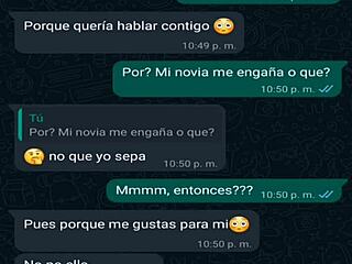 mi amiga latina milf en mini short se calienta tanto en whatsapp chat