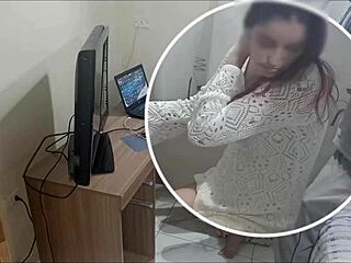 safada dona de casa... uh recebe manutencista depravado no cu e pau guloso