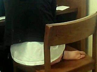 what's that irresistible scent from her sweaty lesbian feet?