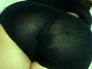 mi amiga latina milf en mini short se calienta tanto en whatsapp chat