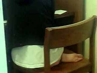 what's that irresistible scent from her sweaty lesbian feet?