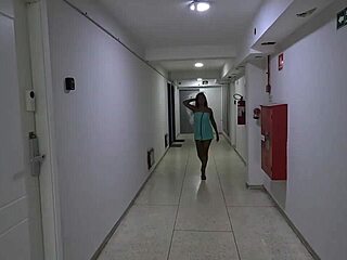 vizinha safada invade o banho pra dar buceta e cuzinho no meu apê