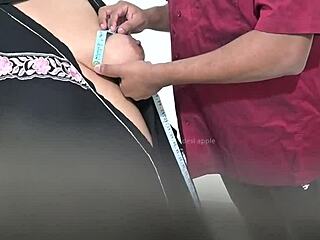 doctor checks out this sexy hijab lady 👩‍⚕️😏 in hospital room