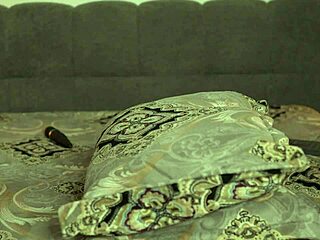 Ayya's Raw Shaved Solo Cam Drips Desire