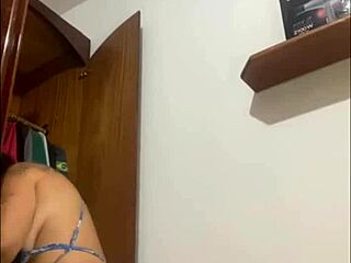 Flashing my body gets cocks rock hard and dripping wet for me