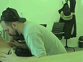 Monster Cock Convinces Straight Insurance Broker First Time