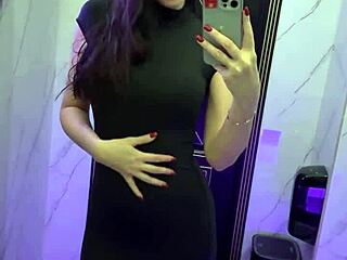 in the club watching me dance then i sneak off to fuck my wet pussy in the toilet? 😏🕺🍑
